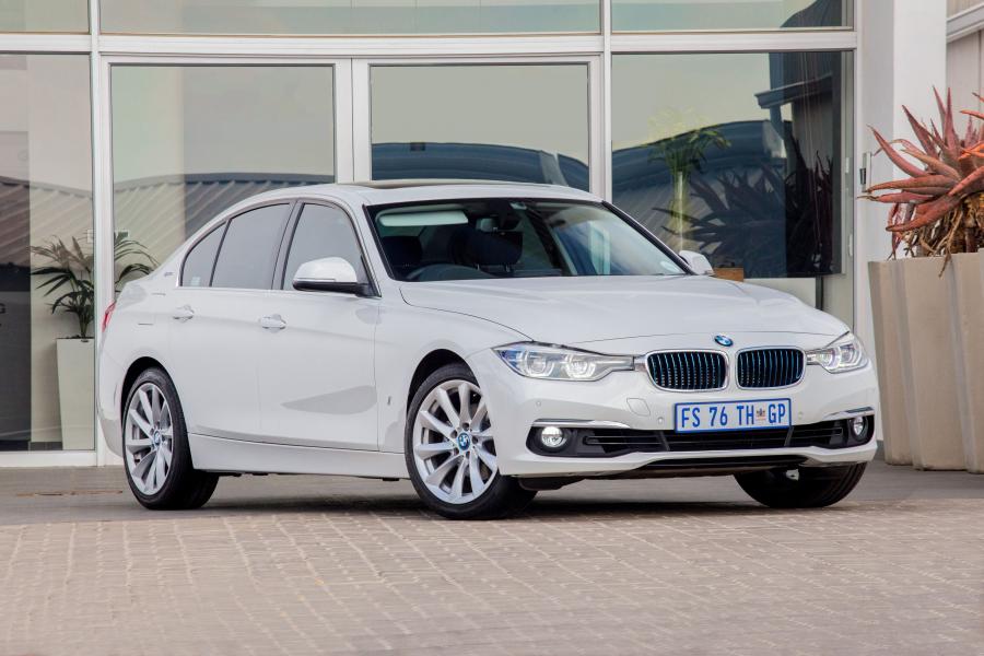  BMW 330e iPerformance (F30) 2017 года  (ZA) (фото 3 из 33)
